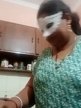 Snapshot of seemi_bhabhi chatting on 02.02.25 seemi bhabhi online show from 02.02.25