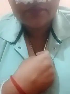 Snapshot of seemi_bhabhi chatting on 02.14.25 seemi bhabhi online show from 02.14.25