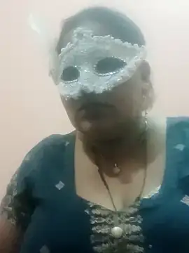 Snapshot of seemi_bhabhi chatting on 03.04.25 seemi bhabhi online show from 03.04.25