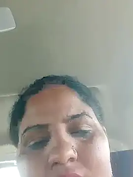 Snapshot of seemi_bhabhi chatting on 03.10.25 seemi bhabhi online show from 03.10.25