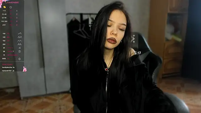 Snapshot of SweetyDeviliya chatting on 03.12.26 SweetyDeviliya online show from 03.12.26