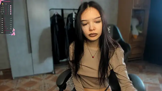 Snapshot of SweetyDeviliya chatting on 03.18.26 SweetyDeviliya online show from 03.18.26