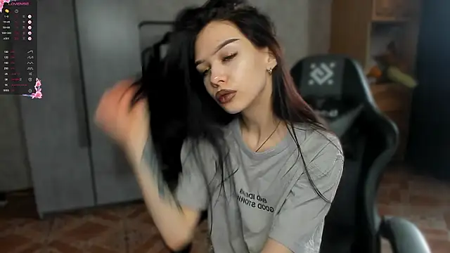 Snapshot of SweetyDeviliya chatting on 03.25.26 SweetyDeviliya online show from 03.25.26