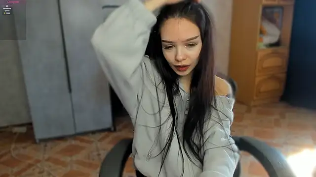 Snapshot of SweetyDeviliya chatting on 04.17.26 SweetyDeviliya online show from 04.17.26