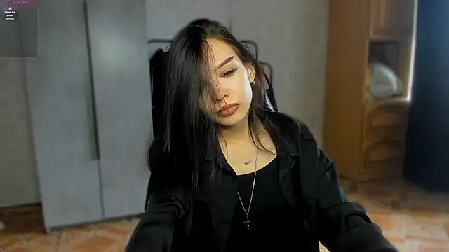 Snapshot of SweetyDeviliya chatting on 04.27.26 SweetyDeviliya online show from 04.27.26