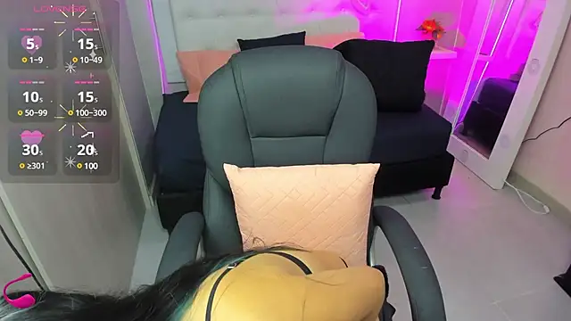 EMALINDA  HILSS online show from 03.12.25