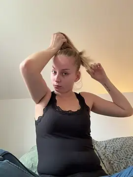 Snapshot of Hr_Frk_Olsen chatting on 01.18.26 Hr Frk Olsen online show from 01.18.26