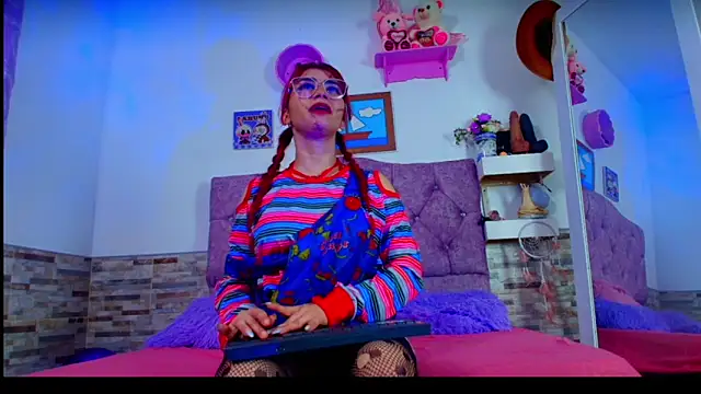 Melannytaylor online show from 10.30.25