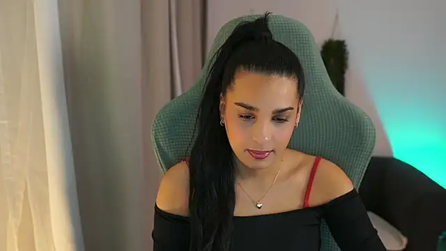 Snapshot of mila__denver chatting on 01.28.25 mila denver online show from 01.28.25