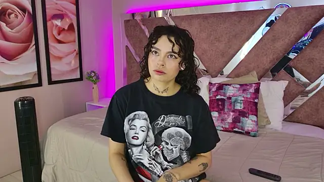Snapshot of KatherineGomez chatting on 05.05.26 KatherineGomez online show from 05.05.26