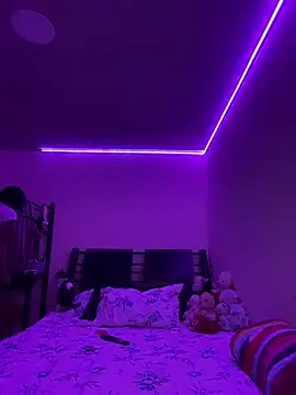 Hilary pinkk online show from 01.21.25