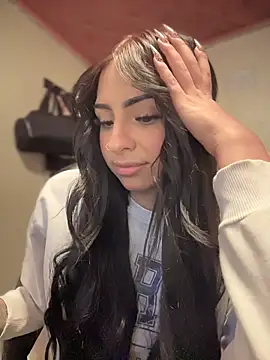 Hilary pinkk online show from 11.14.25