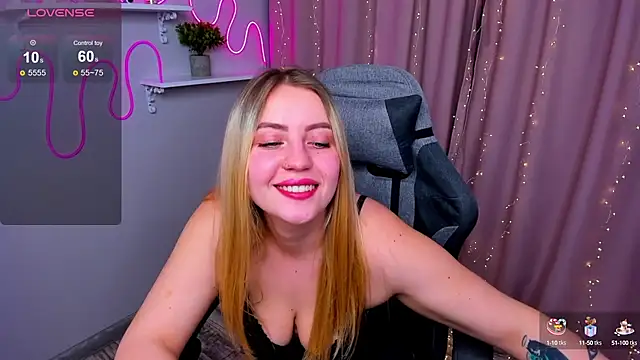 Snapshot of Ashley_Rous chatting on 02.21.25 Ashley Rous online show from 02.21.25