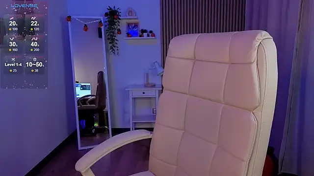 Snapshot of margeriTirell chatting on 11.06.25 margeriTirell online show from 11.06.25