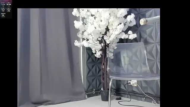 Snapshot of LaurynCopper chatting on 06.26.26 LaurynCopper online show from 06.26.26