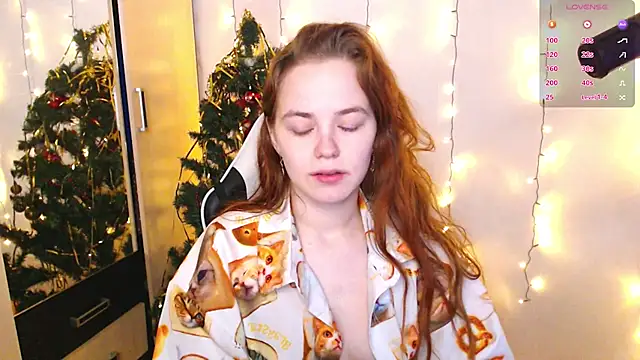 Snapshot of Fox_Lisa chatting on 12.29.24 Fox Lisa online show from 12.29.24