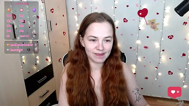Snapshot of Fox_Lisa chatting on 02.11.25 Fox Lisa online show from 02.11.25