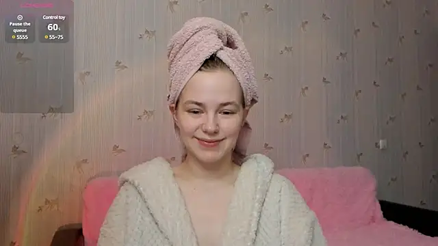 Snapshot of Fox_Lisa chatting on 03.17.25 Fox Lisa online show from 03.17.25