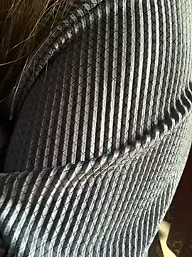 Snapshot of Reena_Darlinggg chatting on 12.19.24 Reena Darlinggg online show from 12.19.24