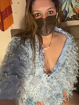 Snapshot of Reena_Darlinggg chatting on 12.23.24 Reena Darlinggg online show from 12.23.24