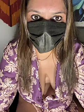 Snapshot of Reena_Darlinggg chatting on 12.24.24 Reena Darlinggg online show from 12.24.24