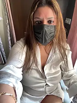 Snapshot of Reena_Darlinggg chatting on 01.24.25 Reena Darlinggg online show from 01.24.25