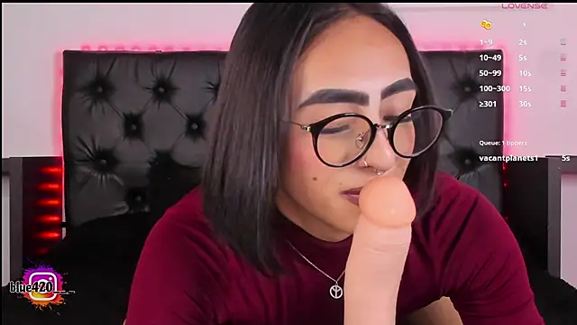 Snapshot of Skyler__blue4 chatting on 02.04.25 Skyler  blue4 online show from 02.04.25