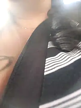 Snapshot of sara_pineros chatting on 02.28.25 sara pineros online show from 02.28.25