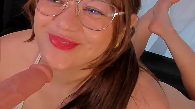 Snapshot of divine_sin chatting on 05.19.26 divine sin online show from 05.19.26