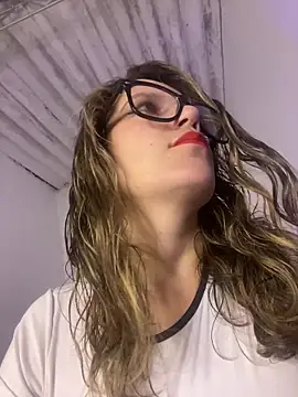 Snapshot of gwen_ashly chatting on 06.05.26 gwen ashly online show from 06.05.26