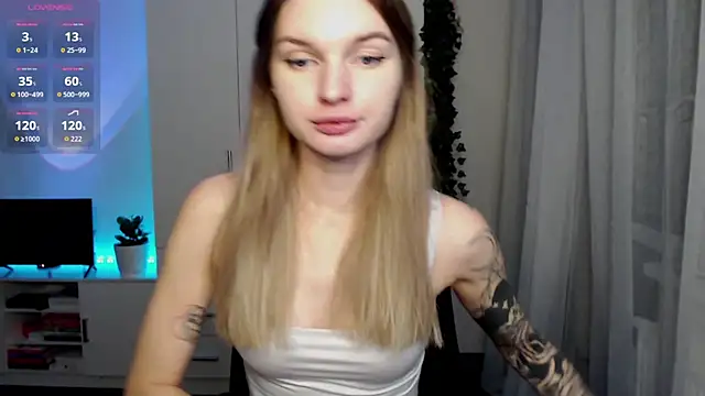 Snapshot of lounahyan chatting on 11.01.25 lounahyan online show from 11.01.25