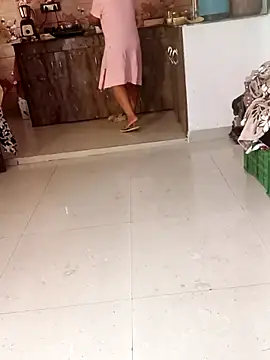 Snapshot of Dr_Kamsutra chatting on 09.24.25 Dr Kamsutra online show from 09.24.25