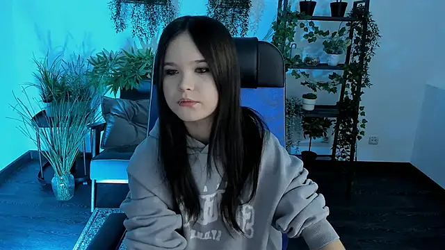 Elainebeness online show from 12.21.25