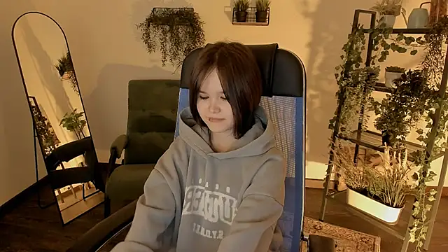 Snapshot of Elainebeness chatting on 04.12.26 Elainebeness online show from 04.12.26