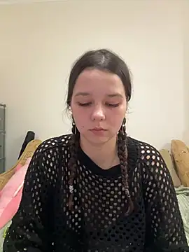 PoppyRobinson online show from 01.13.25