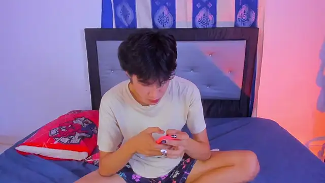 Johhan  Lee online show from 12.12.24