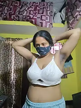 Snapshot of bigtitsqueen chatting on 06.17.26 bigtitsqueen online show from 06.17.26