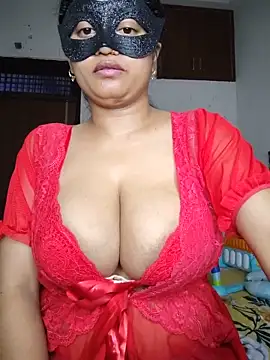 Snapshot of bigtitsqueen chatting on 07.02.26 bigtitsqueen online show from 07.02.26