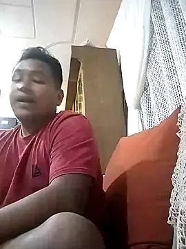 Snapshot of R1ch_Daddy chatting on 12.11.24 R1ch Daddy online show from 12.11.24