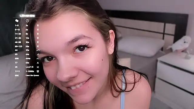 Snapshot of VeronaAppleberry chatting on 12.29.24 VeronaAppleberry online show from 12.29.24