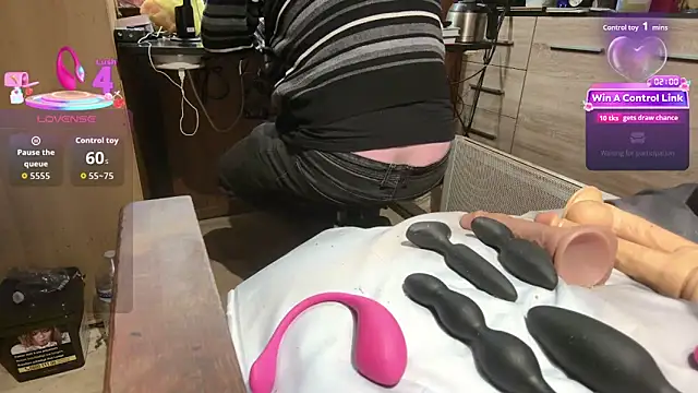 Snapshot of misteryman1956 chatting on 02.05.26 misteryman1956 online show from 02.05.26