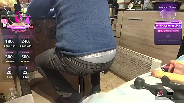 Snapshot of misteryman1956 chatting on 04.11.26 misteryman1956 online show from 04.11.26