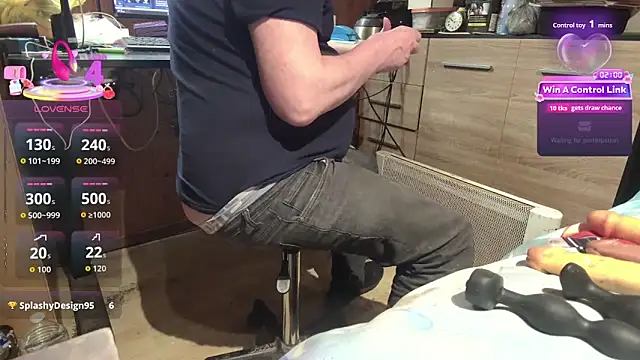 Snapshot of misteryman1956 chatting on 04.11.26 misteryman1956 online show from 04.11.26