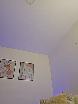 VictoriaEvaans  online show from 01.05.25