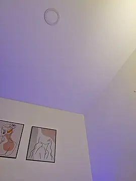 VictoriaEvaans  online show from 01.08.25