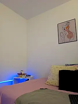 VictoriaEvaans  online show from 11.04.25