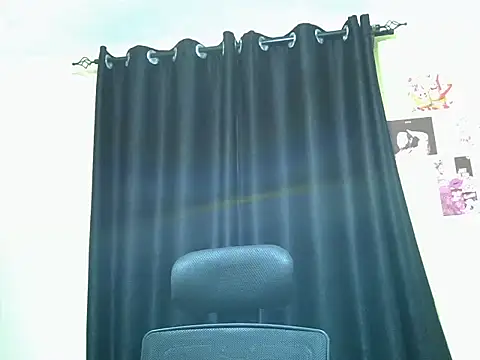 Snapshot of Horny-slut_ chatting on 04.22.26 Horny-slut online show from 04.22.26