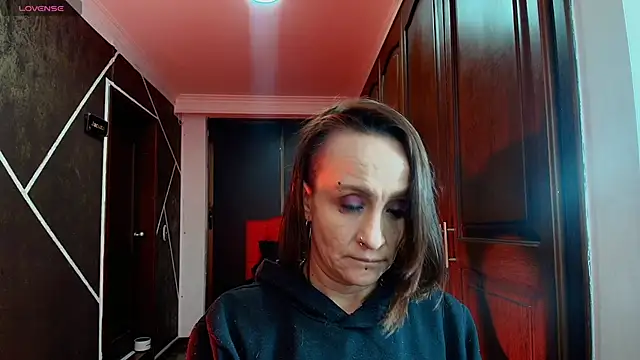 Snapshot of NatashaMason_ chatting on 02.19.25 NatashaMason online show from 02.19.25