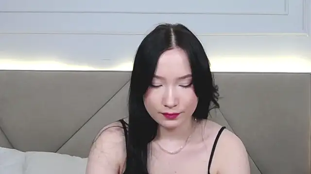 LeilaLow online show from 12.29.24