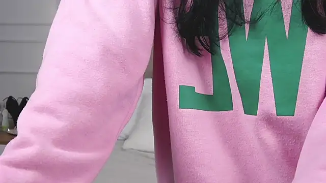 LeilaLow online show from 02.26.25